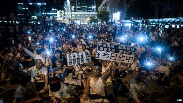 У Гонконгу на мітинг вийшло півмільйона людей (ФОТО, ВІДЕО)