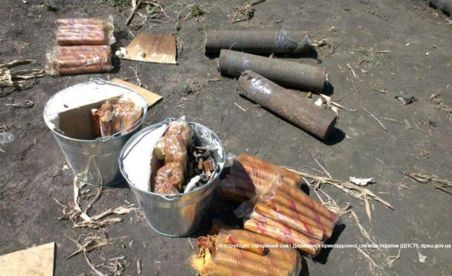 Саперы ВСУ обезвредили 35 самодельных мин в пункте пропуска «Должанский» (ФОТО)