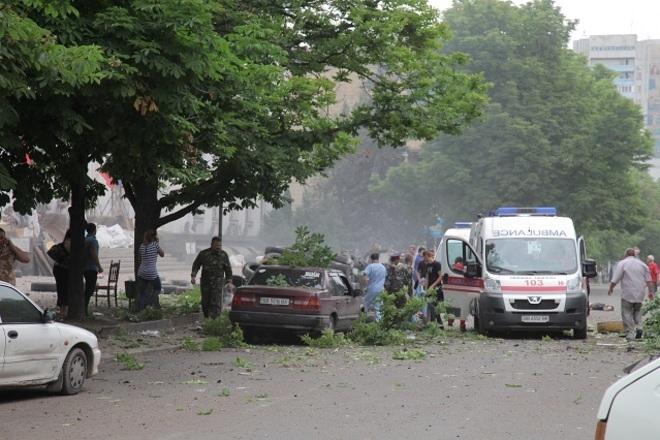 В Луганске при взрыве от осколочного ранения погибла женщина
