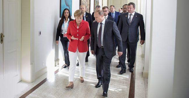Меркель зустрілася з Путіним перед фіналом Кубка світу в Ріо-де-Жанейро