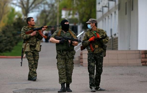 Боевики захватили Марьинский райотдел милиции