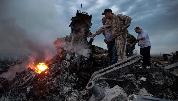 Погибших в авиакатастрофе над Донбассом ищут 170 человек, тела будут опознавать в Харькове