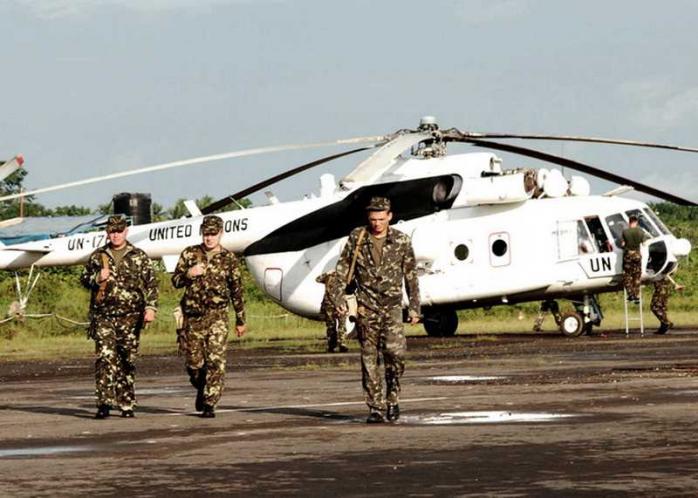 Порошенко заявляет о возможном отзыве задействованных в миссиях ООН украинских вертолетов