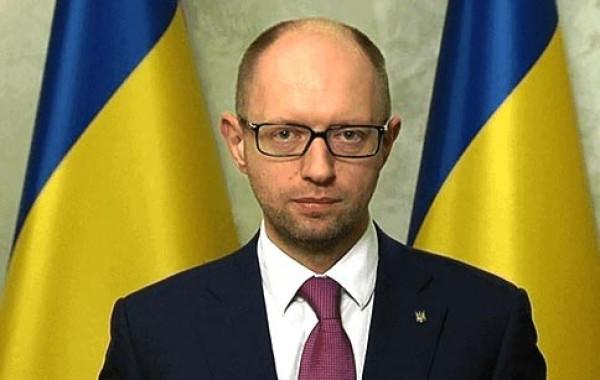 Яценюк подал в отставку