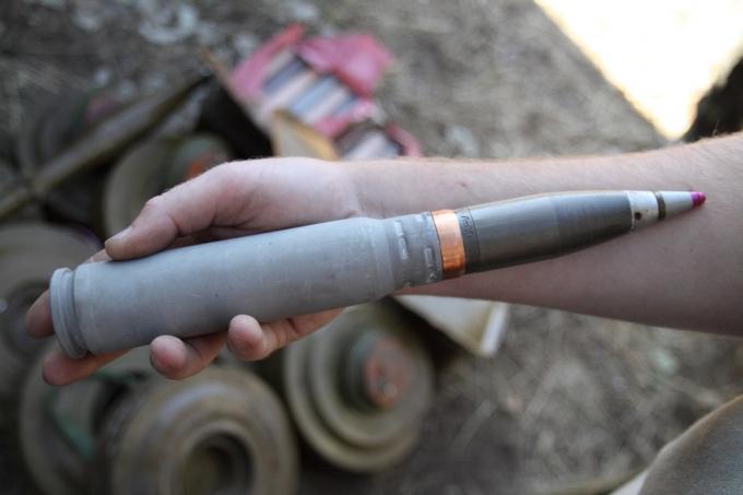 Нацгвардія виявила схованку зі зброєю та боєприпасами в Семенівці (ФОТО)