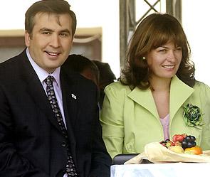 Саакашвили обвиняют в организации расправы над депутатом, оскорбившим его жену