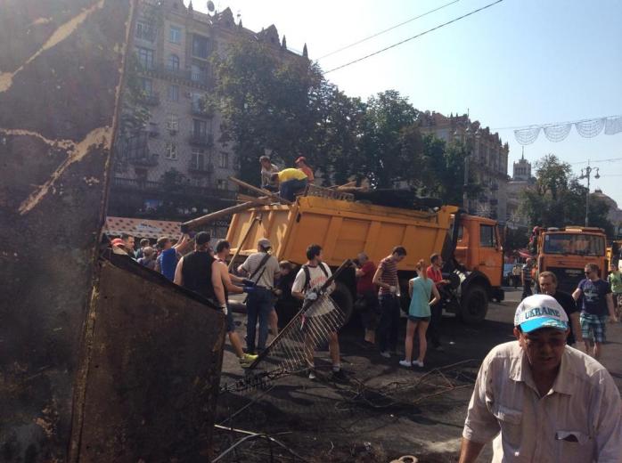 У центрі Києва звільнено для проїзду три вулиці