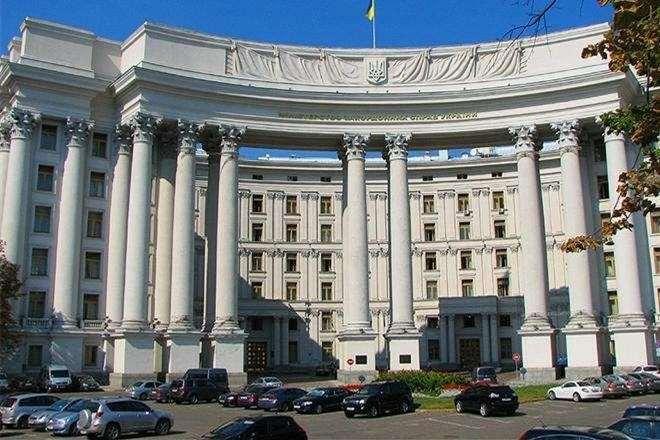 Помощь Луганску окажут в соответствии с международным правом — МИД Украины