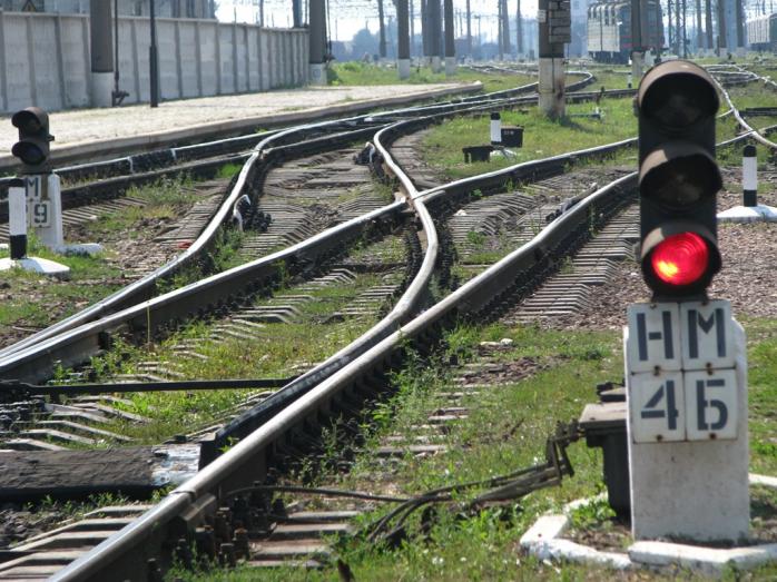 Три станції Донецької залізниці закрили через бойові дій