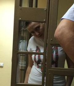 Савченко доставили на заседание суда в Воронеже (ФОТО)