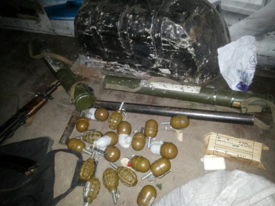 На въезде в Харьков у водителя из Черкасс обнаружили в авто ПЗРК и гранаты из Донбасса. ФОТО