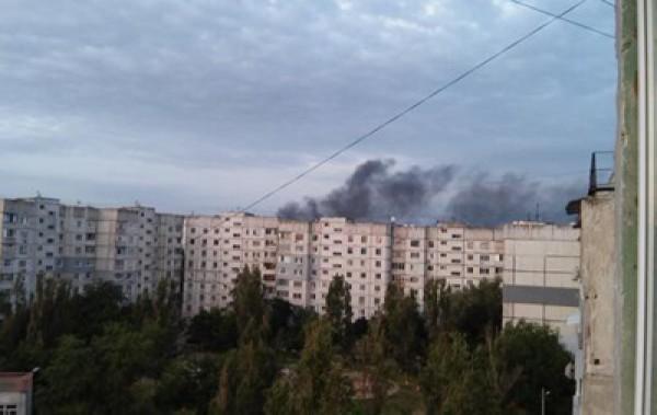 Горсовет Луганска сообщает о новых обстрелах и разрушениях
