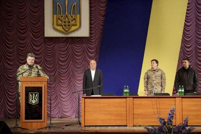 На Донбассе возводится «санитарный кордон» против террористов — Порошенко