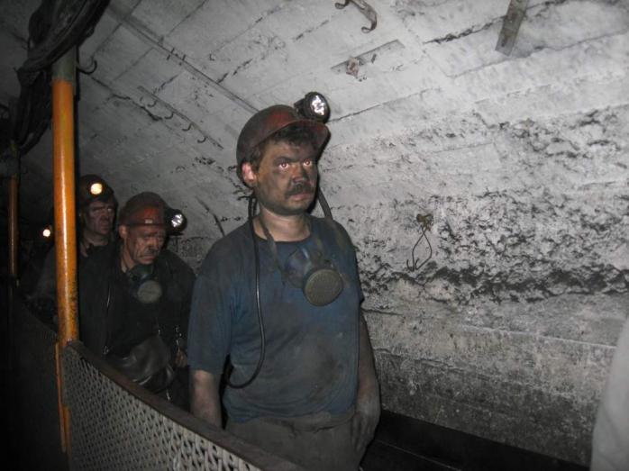 В Донецке при обстреле шахты им. Засядько ранены два горняка