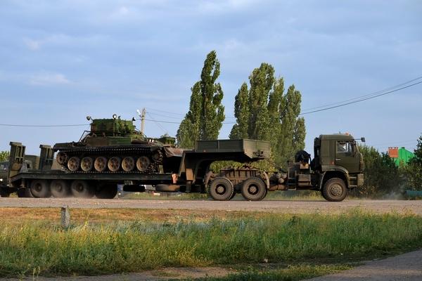 Из Донбасса в Россию вывозят макеты бронетехники — «ИС»
