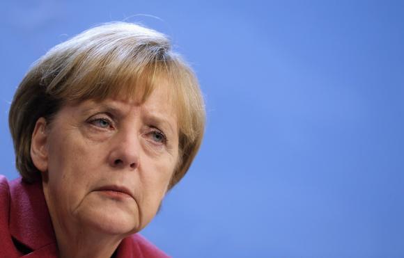 Меркель сказала, когда ЕС обсудит промежуточное финансирование для Украины