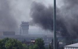 В Донецке стрельба и взрывы, террористы захватили мебельный комбинат и супермаркет