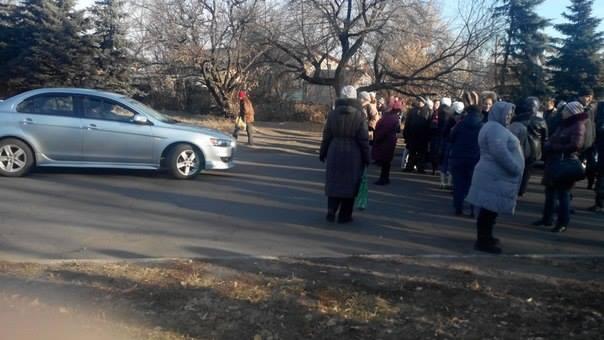 Жители Макеевки перекрыли дорогу в знак протеста против действий ДНР — СМИ