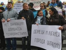 Более 70% украинцев не желают отдавать Донбасс террористам (ИНФОГРАФИКА)