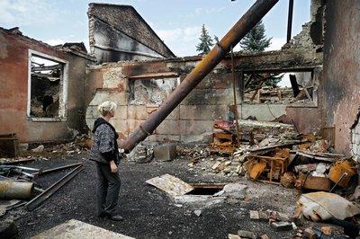 Через обстріли на Луганщині загинув один житель, в Дебальцевому — п’ятеро поранені