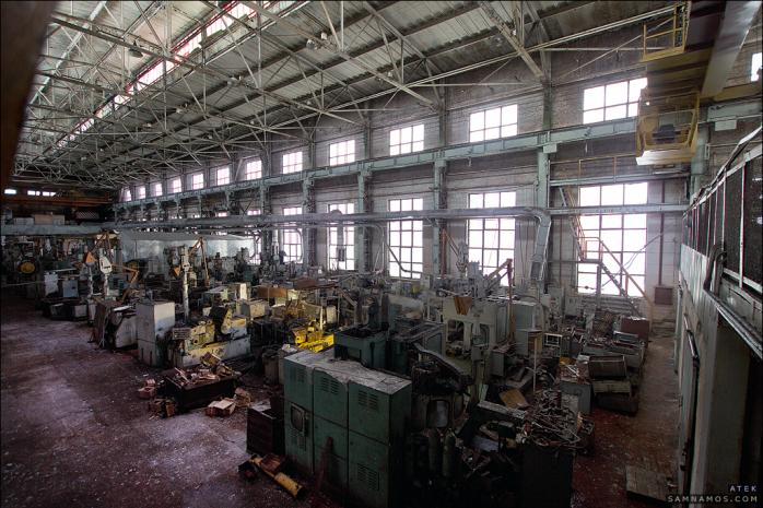 Міліція під час обшуку на київському заводі «АТЕК» знайшла кілька автоматів