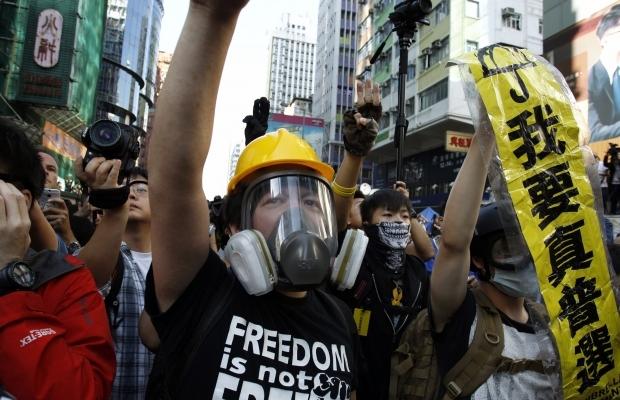 У Гонконзі заарештовано 7 поліцейських і ще 11 демонстрантів