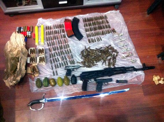 На Донеччині затримано 26-річну перевізницю зброї терористів (ФОТО)