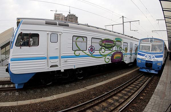 Городская электричка в Киеве осталась без двух поездов из 12
