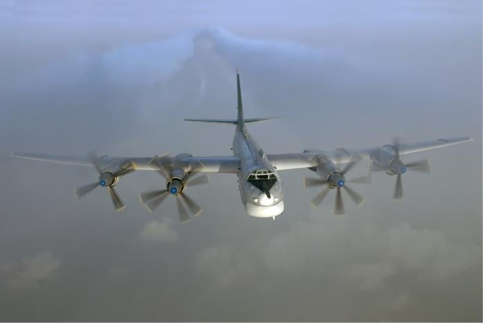 Групи російських бойових літаків активізувалися над Балтійським морем