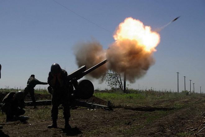 За сутки боевики восемь раз обстреляли Луганскую область