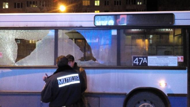 Обстріл автобуса у Львові кваліфікували як хуліганство