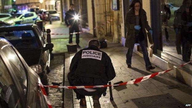 Во Франции водитель с криком «Бог велик» 5 раз атаковал пешеходов