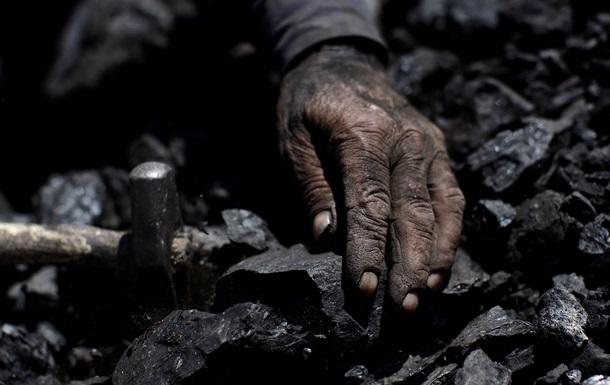 В Донецке из-за попадания снаряда обесточена шахта, 364 горняка находятся под землей