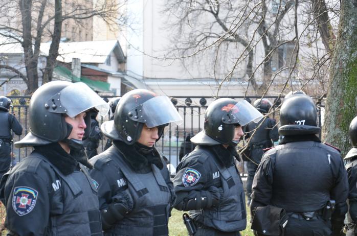 Правительственный квартал в Киеве охраняют более 1,5 тыс. силовиков