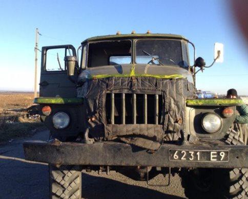 На Луганщині підірвалась на фугасі вантажівка з бійцями АТО: двох поранено