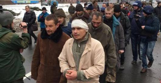 В Донецке террористы устроили марш пленных (ФОТО)