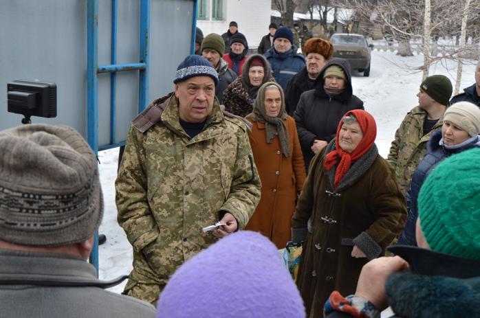 Москаль обіцяє вивезти дітей з Новотошківки Попаснянського району