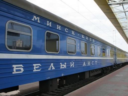 Іноземці, яких не пустили в Україну, утримуються на київському вокзалі без законних підстав - омбудсмен
