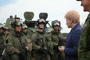 В Литве предлагают вернуть всеобщую воинскую обязанность