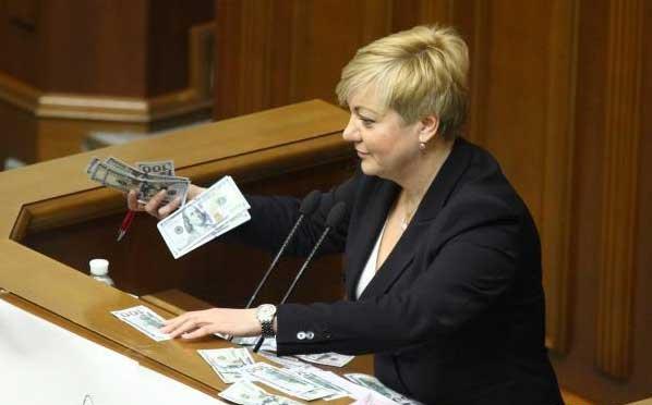 Порошенко приказал Гонтаревой сделать доллар по 21,7 грн — СМИ