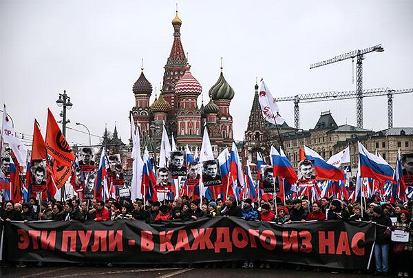 В ходе акции в память о Немцове задержаны более 50 человек