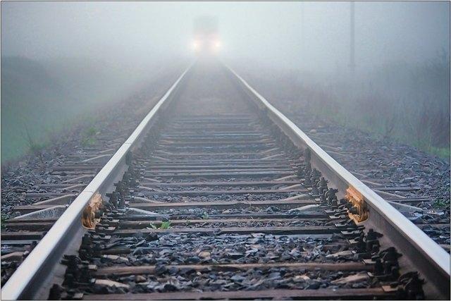 Рух на пошкодженій вибухом ділянці залізниці на Харківщині відновлено
