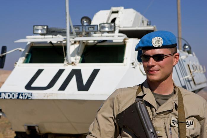 Порошенко предлагает Раде пригласить в Украину миротворцев ООН