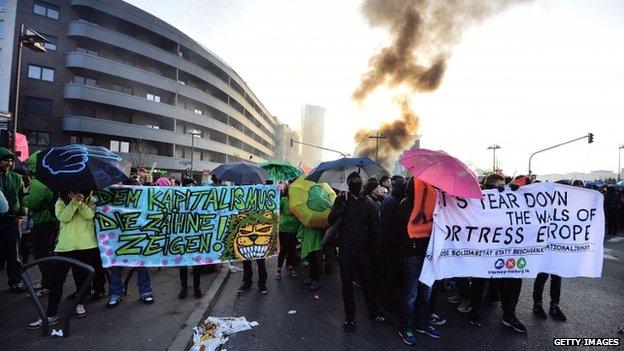 В Германии протесты против политики экономии переросли в массовые беспорядки (ФОТО)