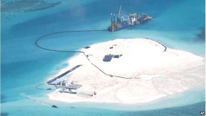 Китай будує «Велику стіну піску» — командувач тихоокеанським флотом США