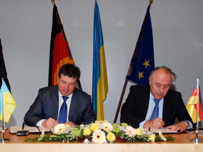 Украина подписала договор с Германией о кредите в 500 млн евро на новый Донбасс