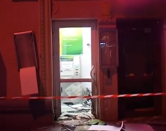 Взрыв в Киеве состоялся возле одного из банковских отделений (ВИДЕО)