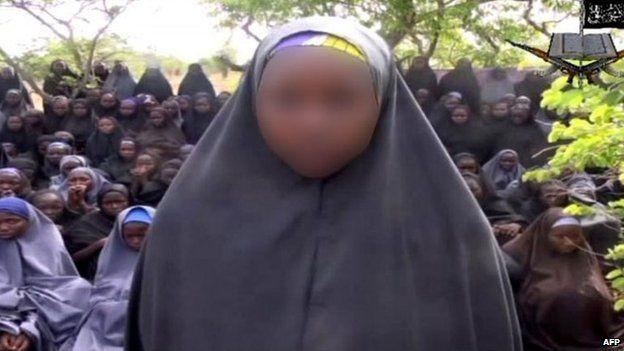 У світі згадують викрадення бойовиками понад 200 дівчат у Нігерії, матері досі чекають їх повернення