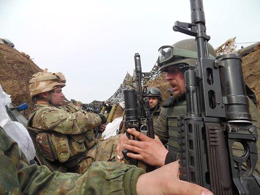 В Широкино идет бой, ранены двое украинских военных — полк «Азов»