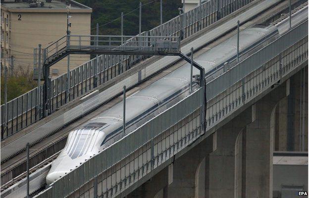 Японский пассажирский экспресс побил собственный мировой рекорд (ФОТО, ВИДЕО)